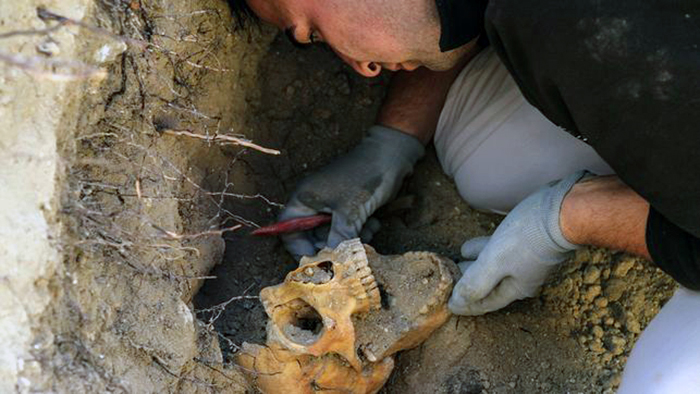 Exhumacion-Cementerio-Arganda-Rodriguez-ARMH_EDIIMA20140410_0193_4