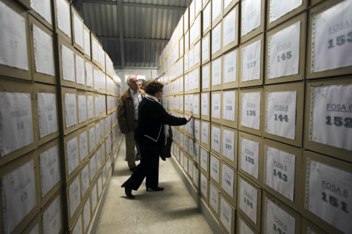 DOCU_GRUPO DOCU_GRUPO DOCU_GRUPO LÁGRIMAS EN LA INAUGURACIÓN DEL PANTEÓN EN LA MAYOR FOSA COMÚN DE ESPAÑA