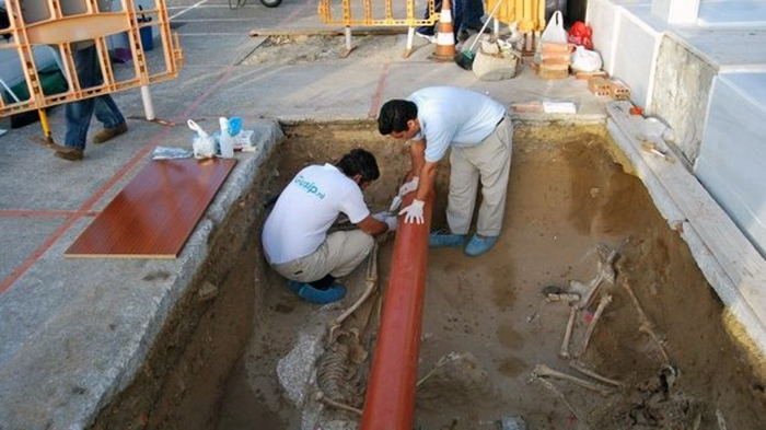 Reanudada-franquista-cementerio-Puerto-Real_TINIMA20141023_0955_5