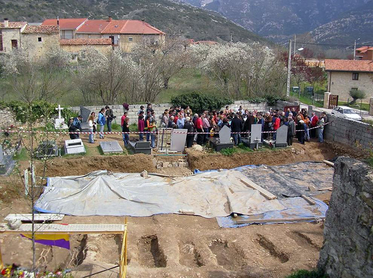 _solarcementerioparroquial_513f4778