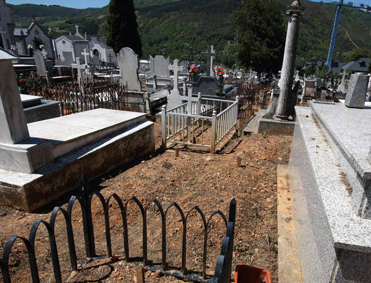 Fosa Villafranca del Bierzo Castañeiras