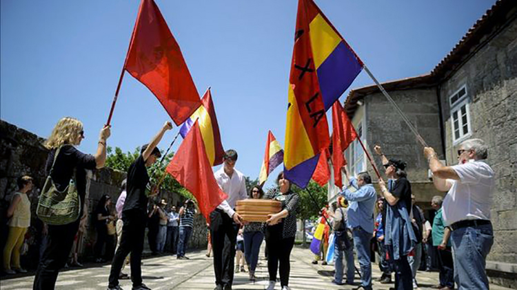 restos-guerrillero-antifranquista-descansan-Xinzo_EDIIMA20150607_0319_4