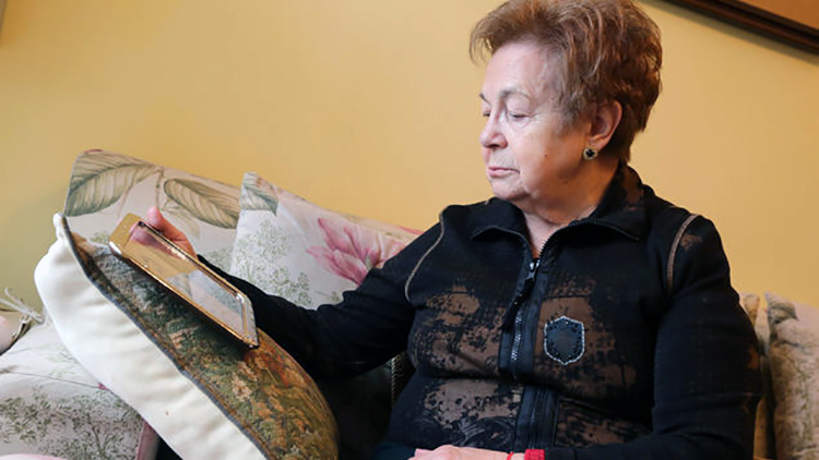 Mercedes-reclama-enterrado-dictador-Franco_MEDIMA20151118_0089_5