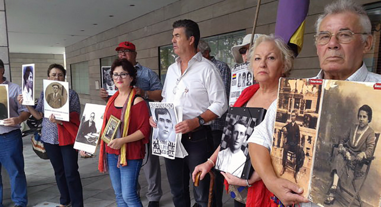 Victimas-franquismo-reunieron-desapariciones-ONU_EDIIMA20131128_0130_23