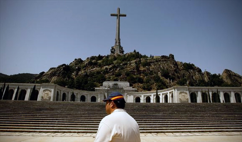 una-imagen-del-valle-los-caidos-durante-visita-ciudadano-1469996684888