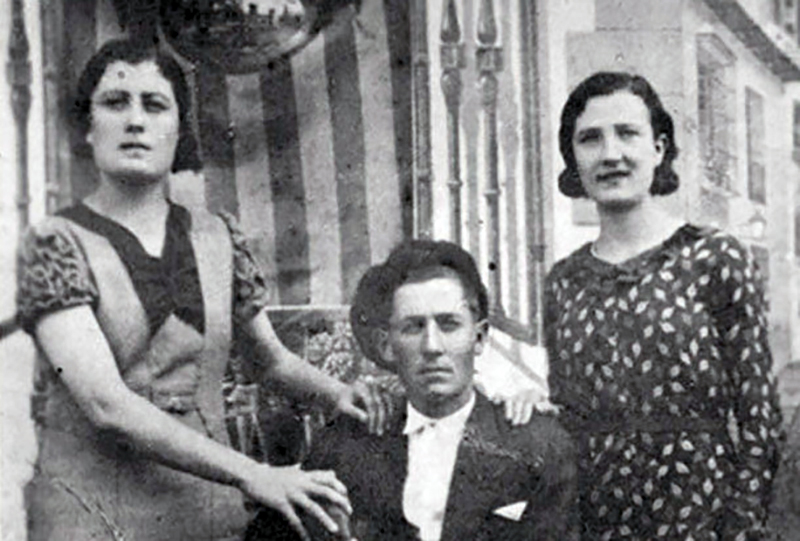 rosario-y-lourdes-malon-pueyo-asesinadas-el-dia-20-de-agosto-de-1936-en-el-paraje-de-las-penas-de-santo-domingo-longars-e1478876840237