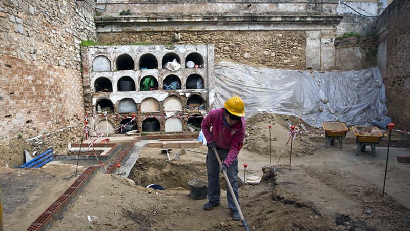 excavaciones-memoria-democratica-cementerio-isleno_1108699584_65066636_667x375