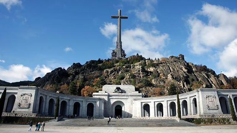 exhumacion-victimas-monumento-emblematico-franquismo_ediima20160510_0623_18